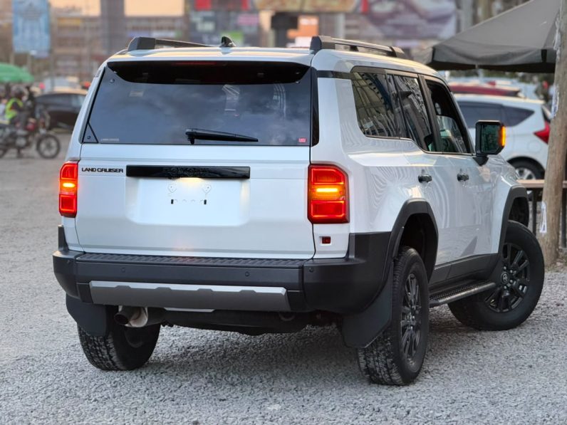 
								Toyota Land cruiser Prado J250 full									