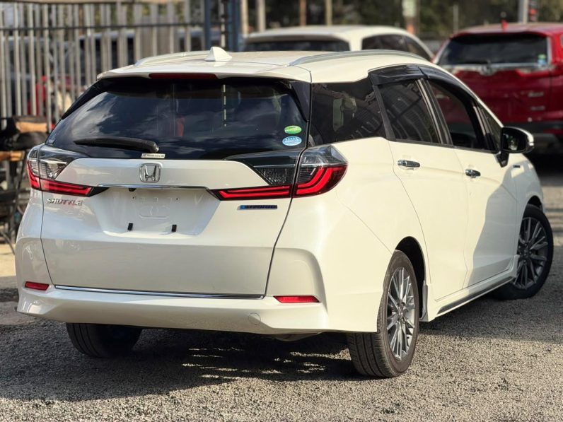 
								Honda Fit shuttle Z full									