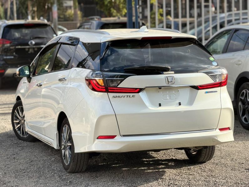 
								Honda Fit shuttle Z full									