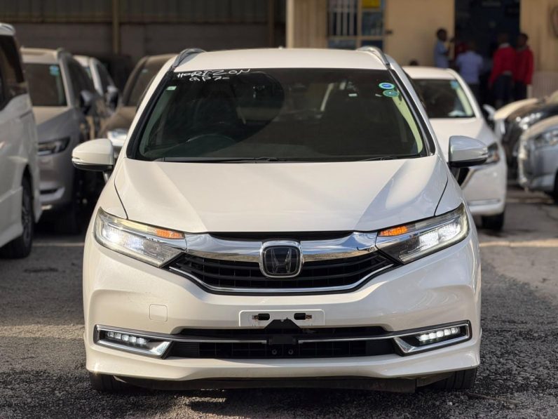 
								Honda Fit shuttle Z full									