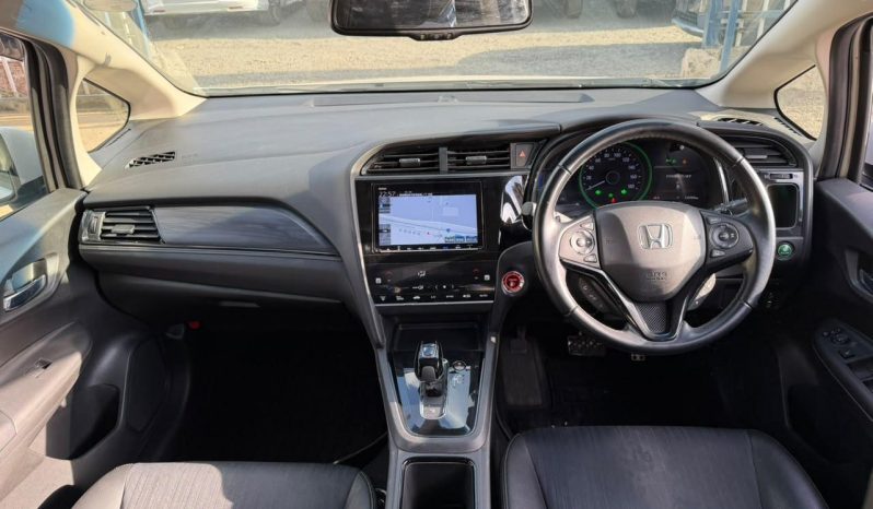 
								Honda Fit shuttle Z full									