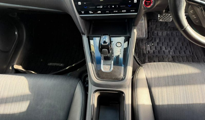 
								Honda Fit shuttle Z full									