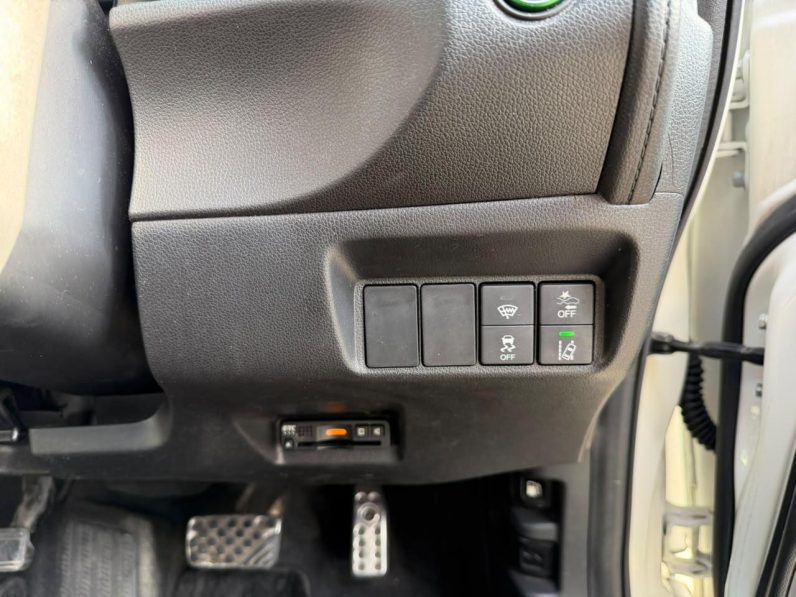 
								Honda Fit shuttle Z full									