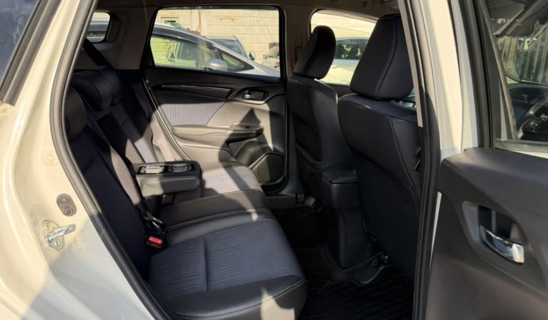 
								Honda Fit shuttle Z full									