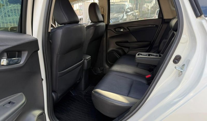 
								Honda Fit shuttle Z full									