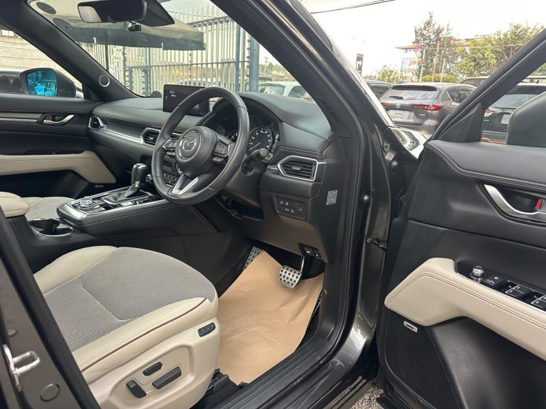 
								Mazda CX-8 full									