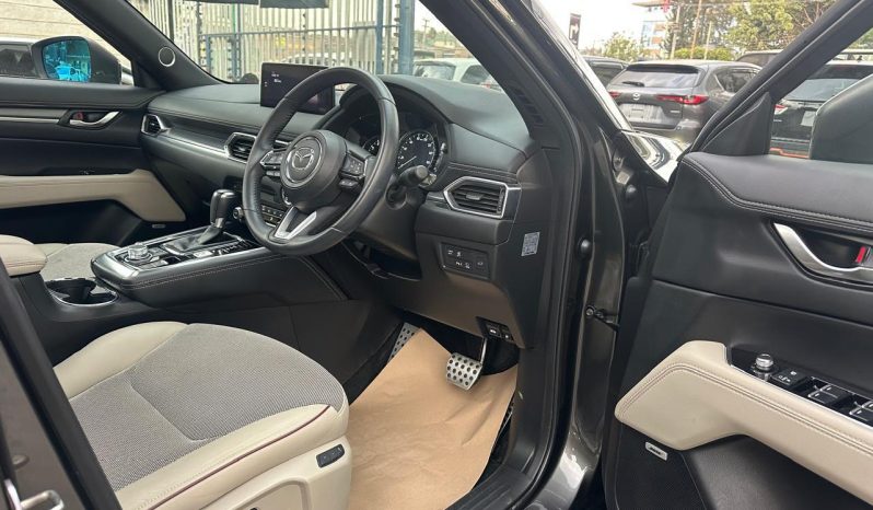 
								Mazda CX-8 full									