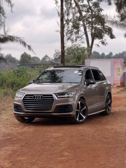 AUDI Q7 SLINE