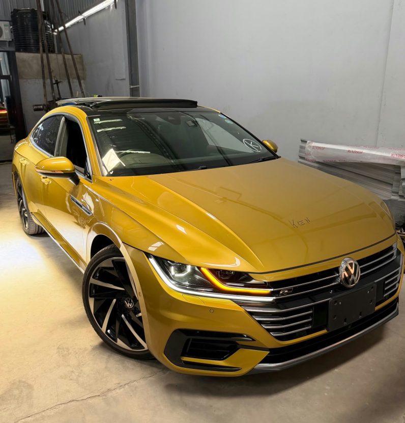
								Voxwagen Arteon full									