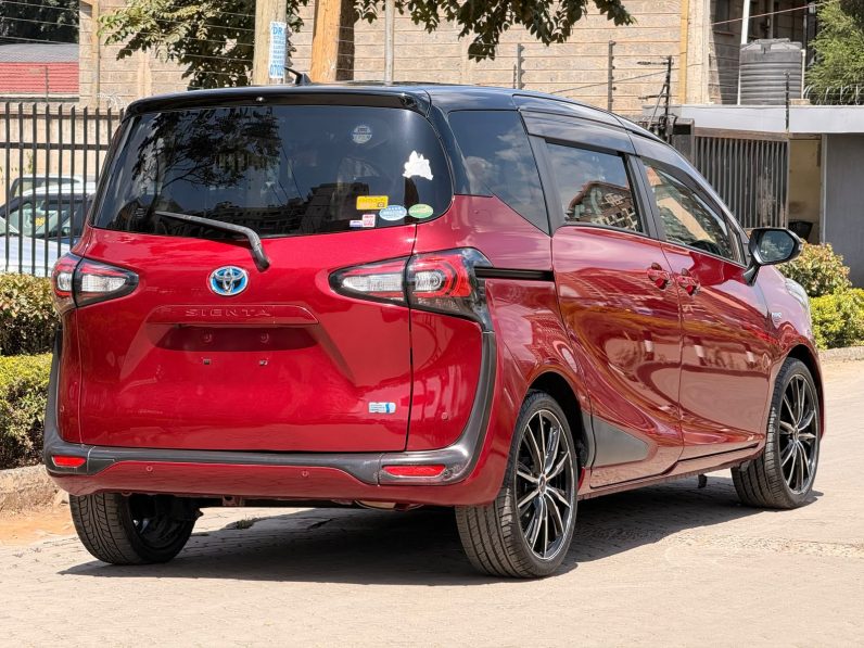 
								Toyota SIENTA full									