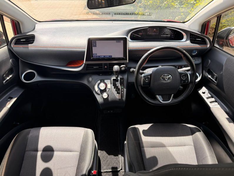 
								Toyota SIENTA full									