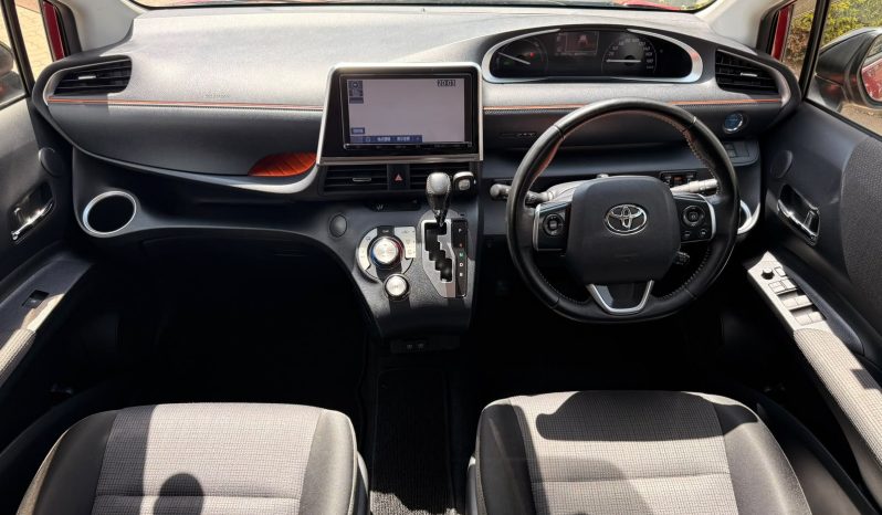 
								Toyota SIENTA full									