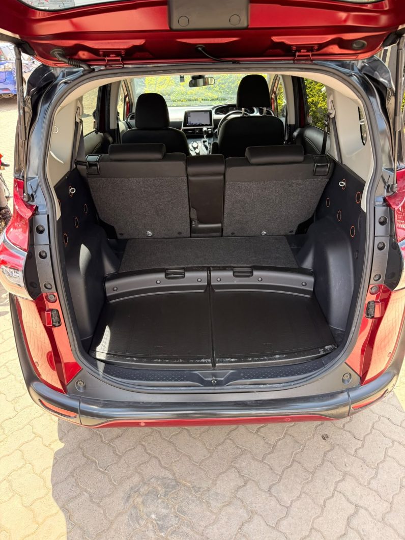 
								Toyota SIENTA full									