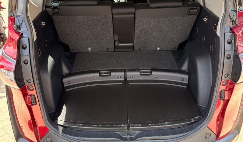 
								Toyota SIENTA full									