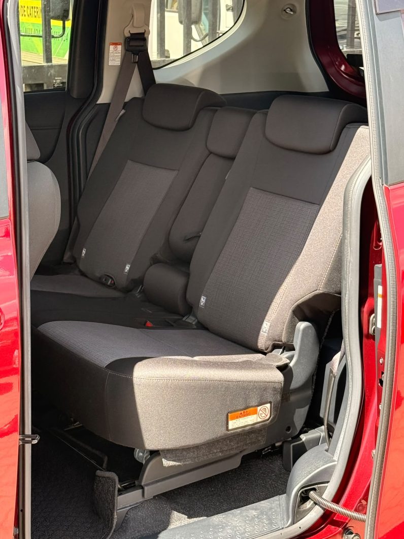 
								Toyota SIENTA full									