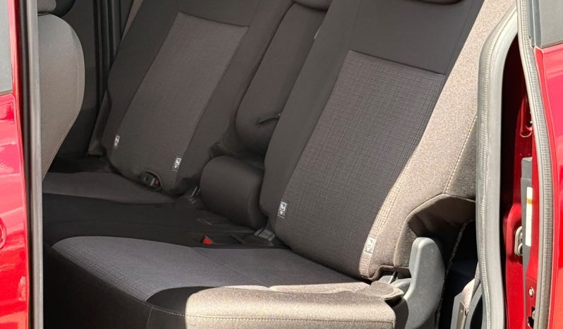 
								Toyota SIENTA full									