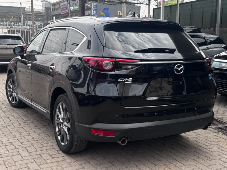
								Mazda CX8 full									