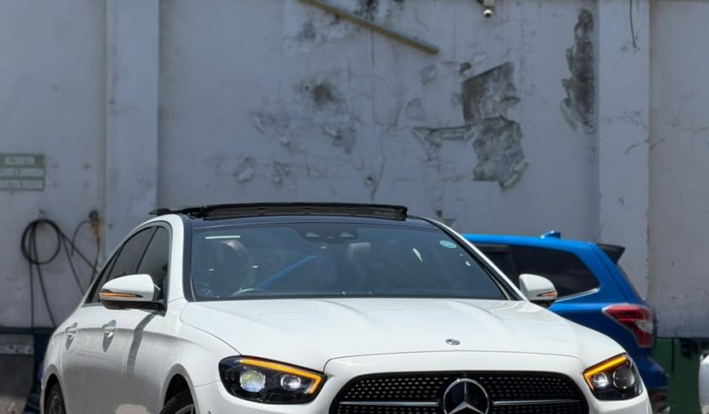 
								Mercedes Benz E200 full									