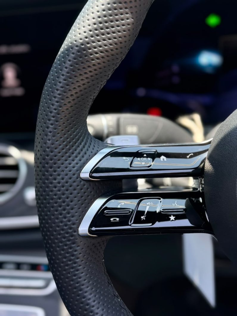 
								Mercedes Benz E200 full									