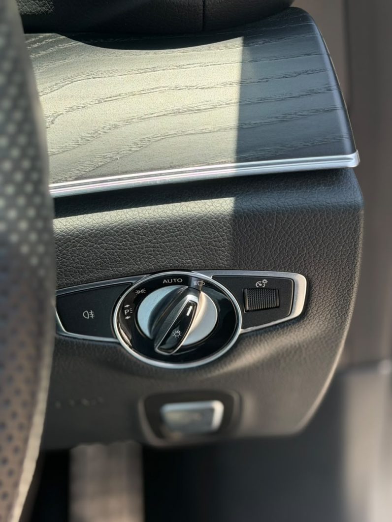 
								Mercedes Benz E200 full									