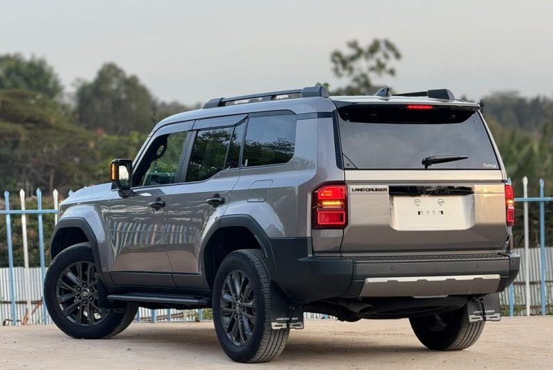
								Toyota Prado Land Cruiser ZX full									