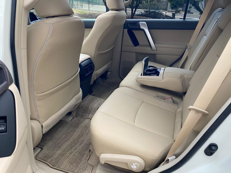 
								Toyota Land Cruiser Prado TX full									