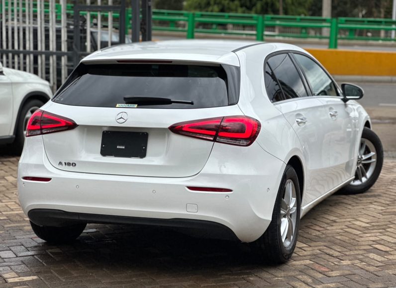 
								Mercedes Benz A180 full									