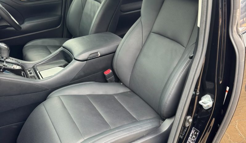 
								Toyota Alphard full									