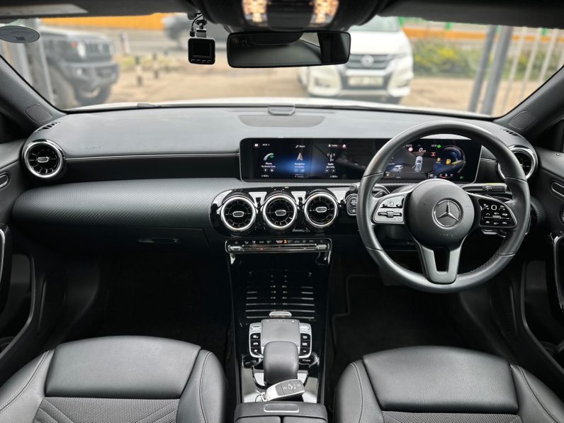 
								Mercedes Benz A180 full									
