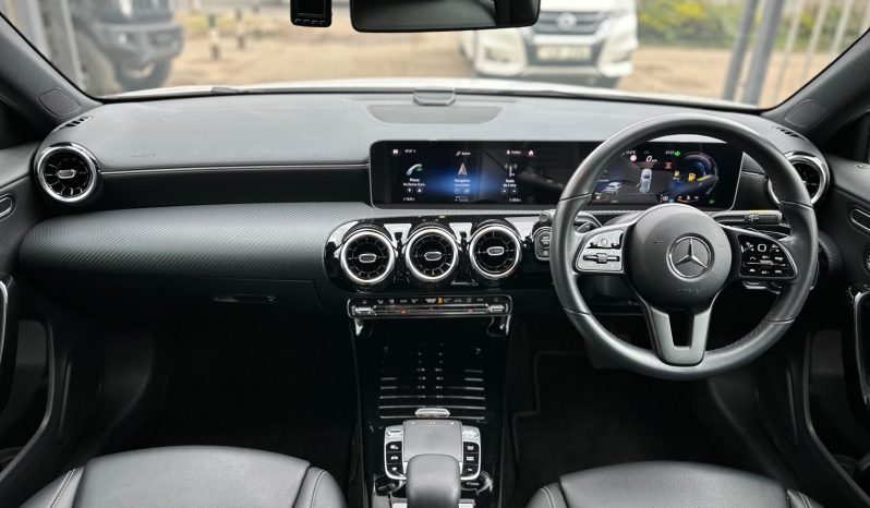 
								Mercedes Benz A180 full									