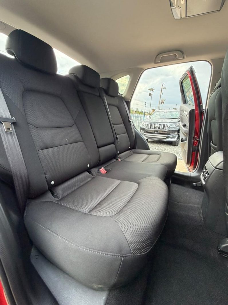 
								Mazda CX-5 full									