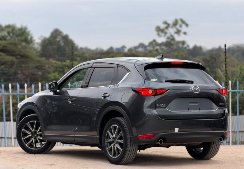 
								Mazda CX-5 full									