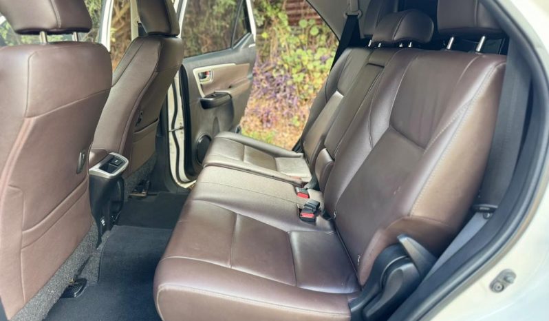 
								Toyota Fortuner full									