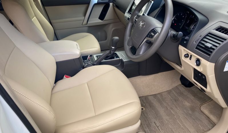 
								Toyota Land Cruiser Prado TX full									
