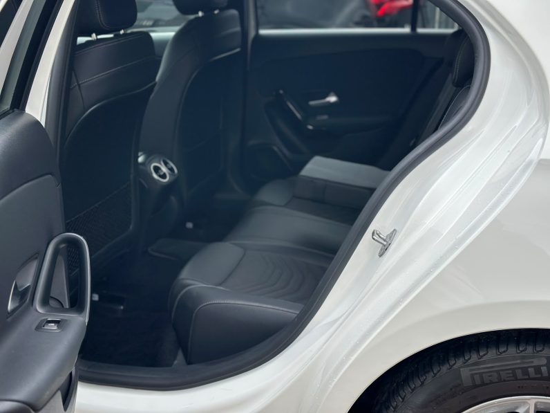 
								Mercedes Benz A180 full									