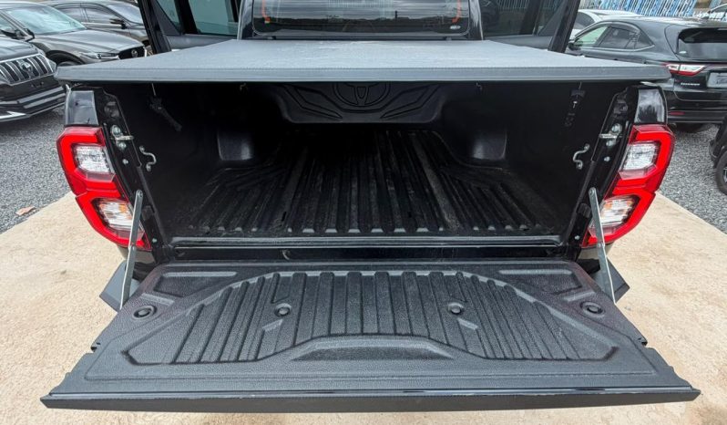 
								Toyota Hilux full									