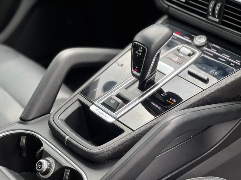 
								Porsche Cayenne full									