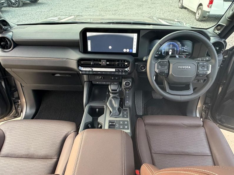 
								Toyota Prado Land Cruiser ZX full									