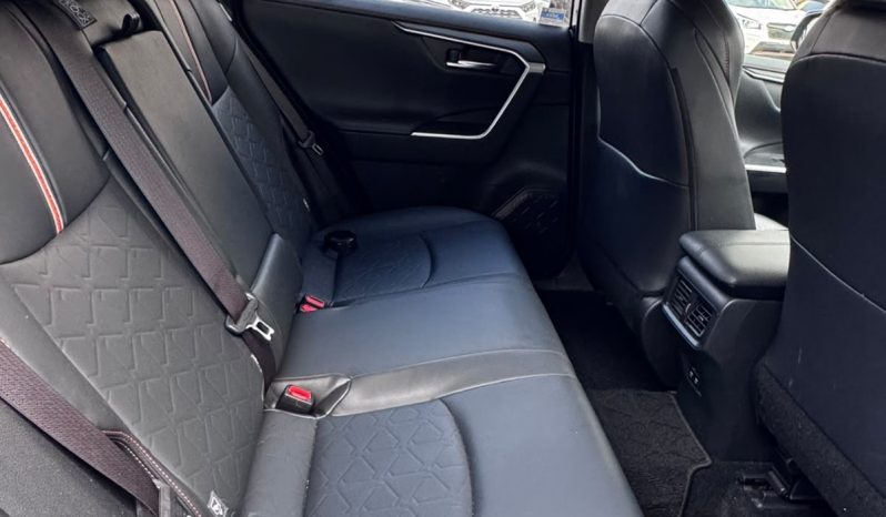 
								Toyota RAV4 full									