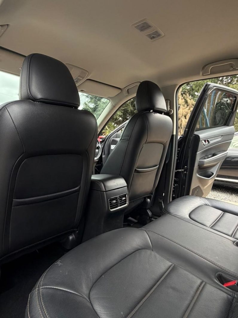 
								Mazda CX-5 full									