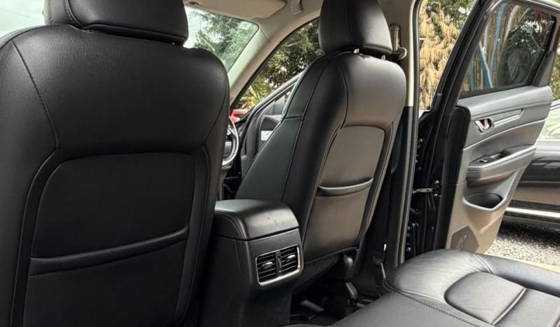 
								Mazda CX-5 full									