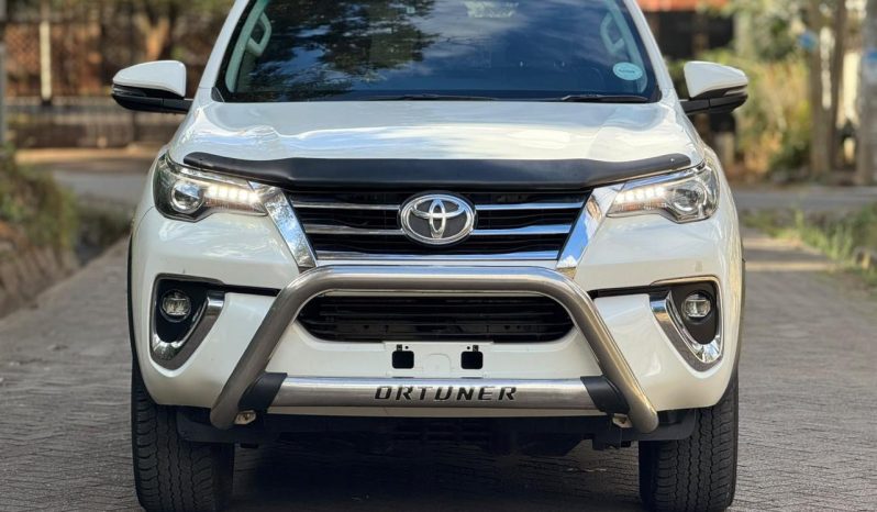 
								Toyota Fortuner full									
