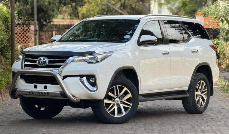 
								Toyota Fortuner full									