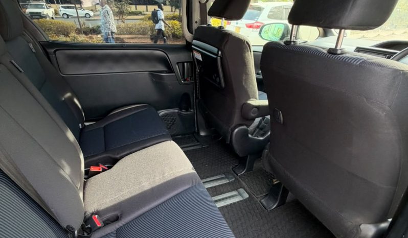 
								Toyota Noah full									
